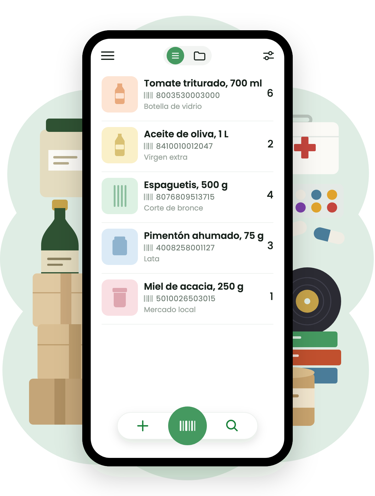 La lista de productos de 1inventory en un móvil —passata, aceite de oliva, espaguetis, pimentón ahumado y miel de acacia, cada uno con miniatura, código de barras y cantidad— rodeada de las cosas que la gente cataloga: tarros, una botella, cajas apiladas, un botiquín, discos y libros.
