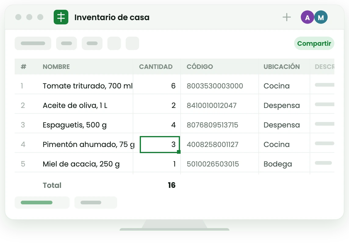 Una hoja de Google llamada Home inventory. Cada producto es una fila: nombre, código de barras, cantidad y ubicación, con un total acumulado debajo.
