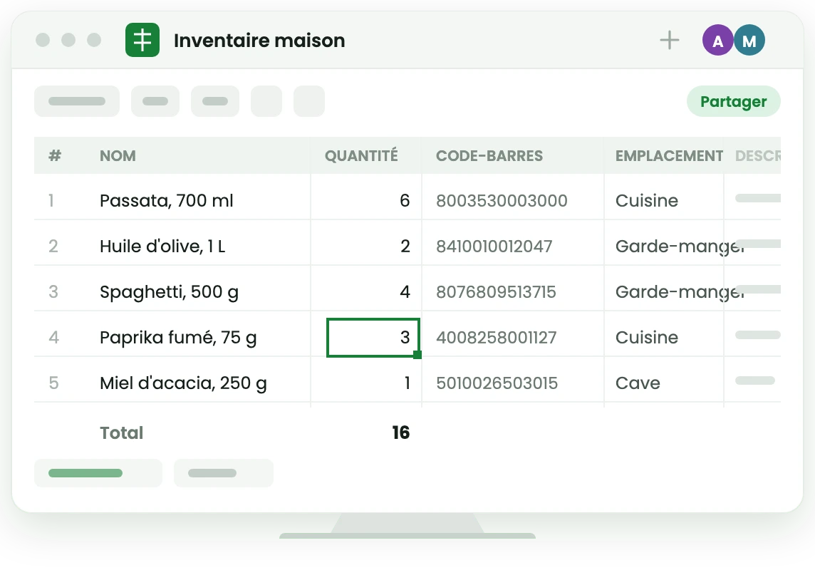 Une feuille Google nommée Home inventory. Chaque produit est une ligne : nom, code-barres, quantité et emplacement, avec un total courant en dessous.